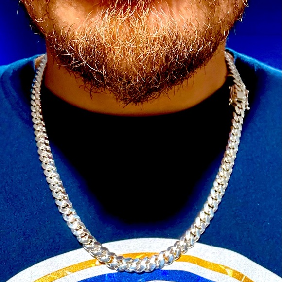 Silver chain 8mm 26 inch’s